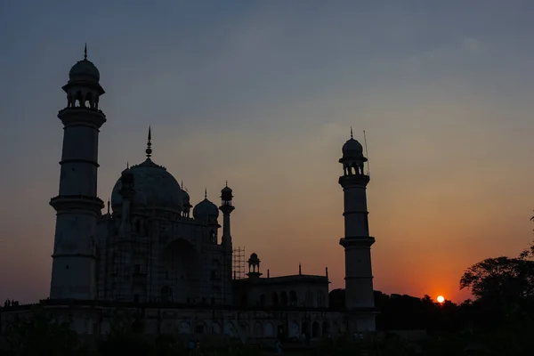 Silhuetten Bibi Maqbara Vid Solnedgången Grav Belägen Aurangabad Maharashtra Indien — Stockfoto