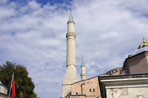 Minaret Utanför Hagia Sophia Istanbul Turkiet — Stockfoto