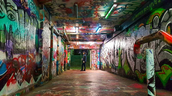 Sydney Australia Sep 2021 Artista Graffitti Túnel Público Graffitti Sydney —  Fotos de Stock