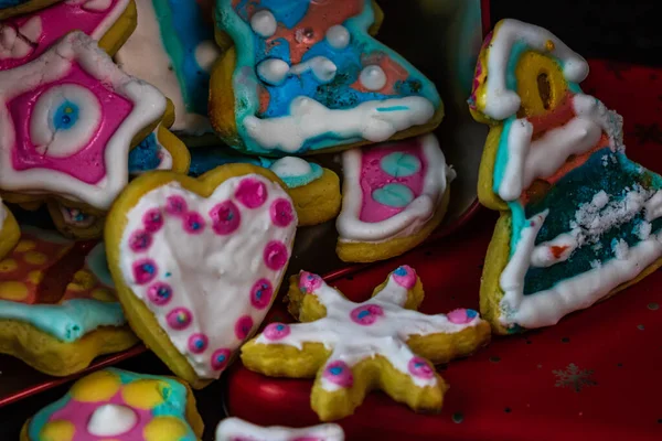 一组色彩艳丽的自制圣诞饼干特写 — 图库照片