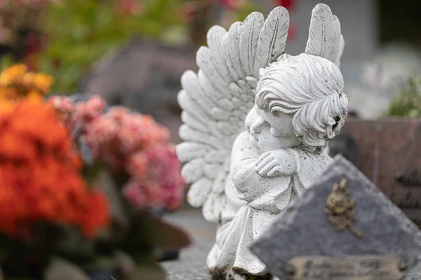 Sculpturile Îngerilor Piatra Mormânt Din Cimitir — Fotografie, imagine de stoc