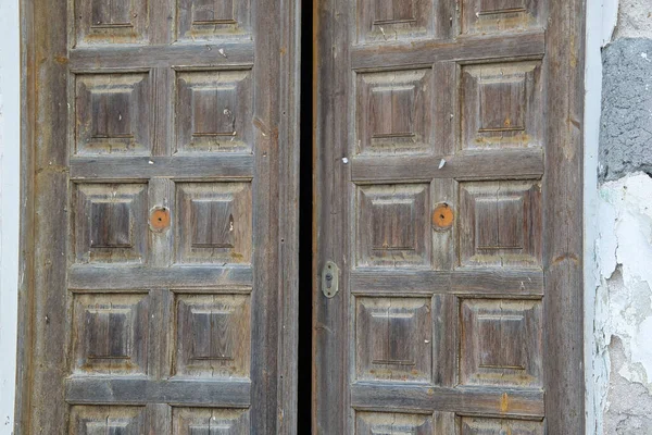 Крупним Планом Покинутий Будинок Старими Вхідними Дверима — стокове фото