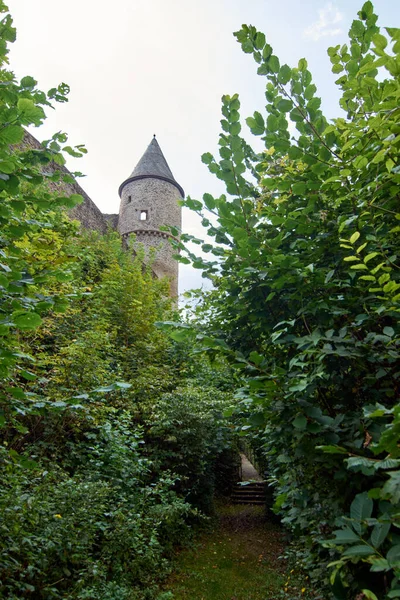 Eine Vertikale Aufnahme Des Schlosses Bourscheid Bourscheid Luxemburg — Stockfoto