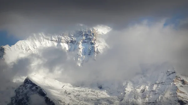 Una Zona Montañosa Nieve Por Mañana —  Fotos de Stock