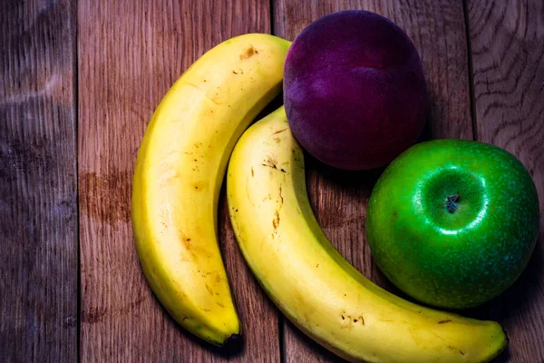 Eine Mischung Aus Frischen Früchten Banane Grünem Apfel Pfirsich Von — Stockfoto