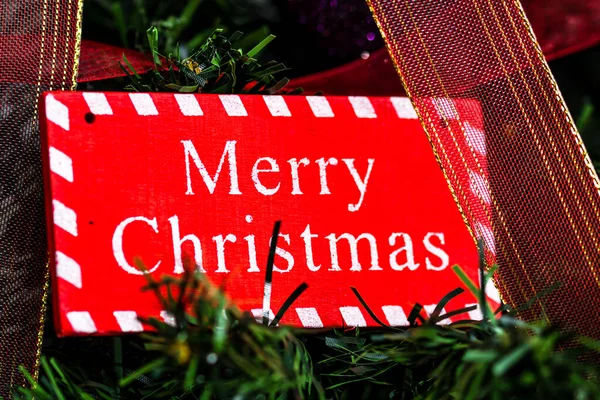 Letrero Rojo Madera Feliz Navidad Colgado Árbol —  Fotos de Stock