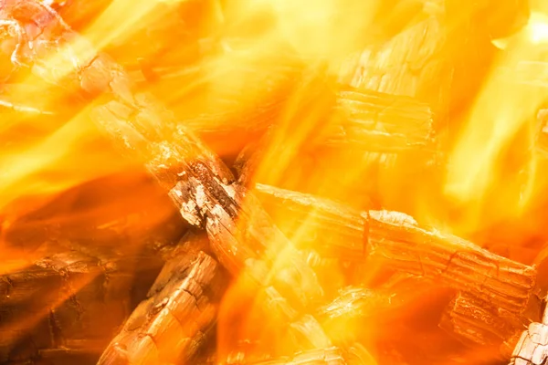 オレンジの木炭火災のクローズアップショット 背景のために — ストック写真