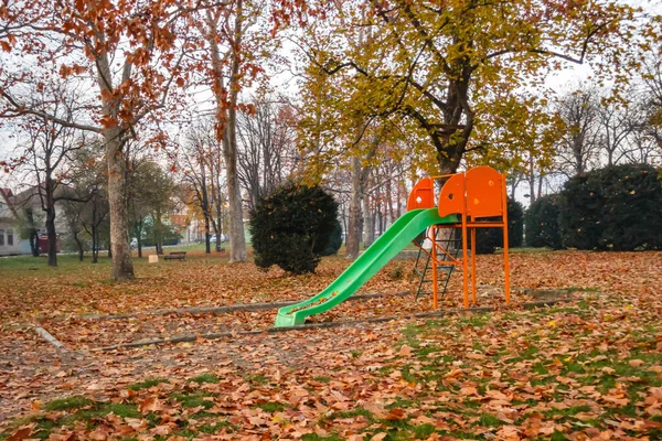 Der Park Mit Den Herbstbäumen — Stockfoto