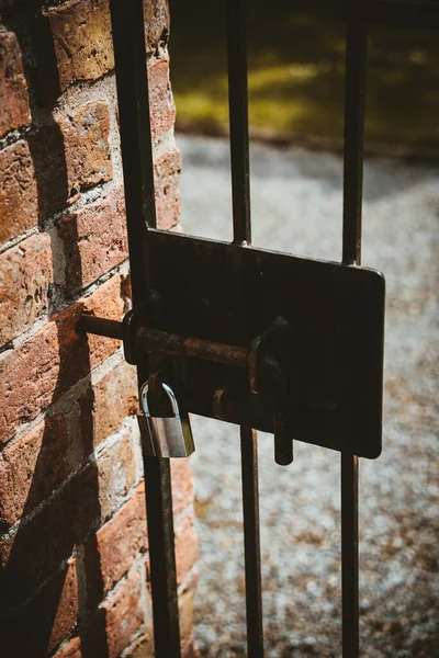 Una Cerradura Una Puerta Vallada — Foto de Stock