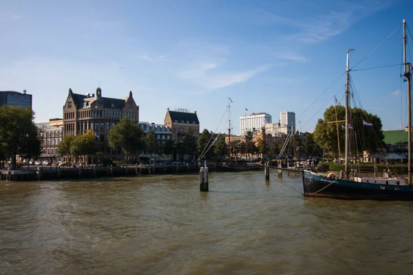 Rotterdam Nizozemsko 2021 Krásný Výhled Přístav Loděmi Rotterdamu Nizozemsko — Stock fotografie