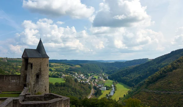 Een Prachtige Opname Van Het Kasteel Van Bourscheid Luxemburg — Stockfoto