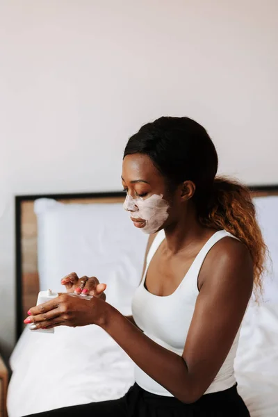 Young Beautiful Black Female Applying Mask Her Face — ストック写真