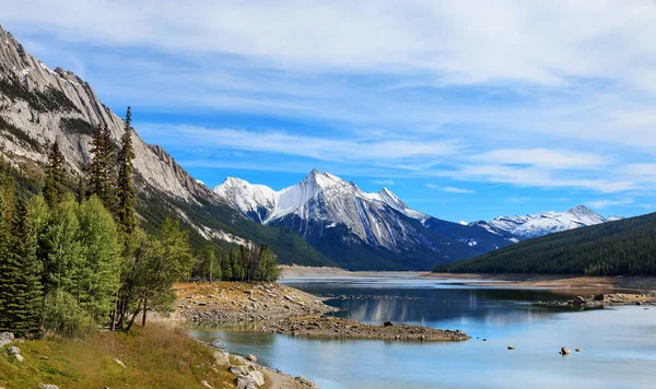 Famoso Lago Medicina Alberta Canadá — Foto de Stock