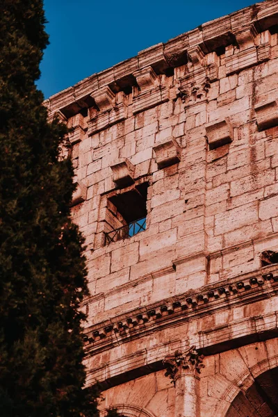 Vertikální Snímek Staré Budovy Kolosea Římě Itálie — Stock fotografie