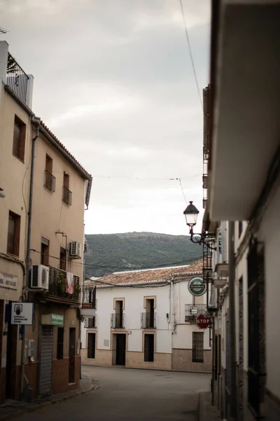 Malaga Spanien Oct 2021 Vertikal Över Smal Gata Med Byggnader — Stockfoto