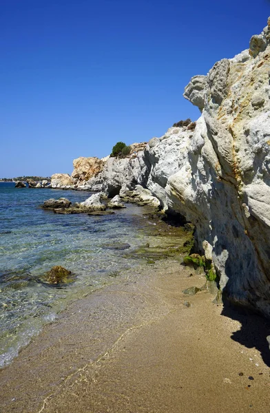 Βαθύς Γαλάζιος Ουρανός Πάνω Από Θάλασσα — Φωτογραφία Αρχείου