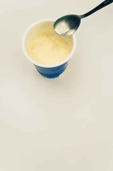 Como Italia Ottobre 2021 Tazza Yogurt Alla Frutta Biologica Cucchiaio — Foto Stock