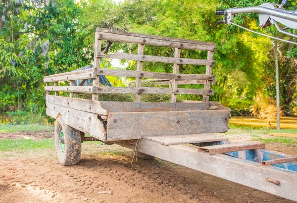 Tractor Remolque Agrícola Madera Estacionado Una Granja — Foto de Stock