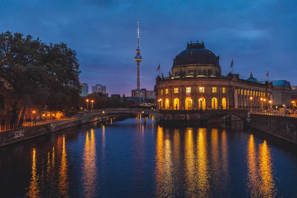 ドイツのベリンにあるボーデ美術館の美しいショット — ストック写真