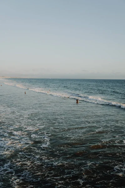 Eine Vertikale Aufnahme Des Strandes Einem Schönen Tag — Stockfoto