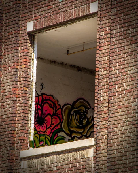 Vertical Shot Drawing Roses Wall — Stock Photo, Image