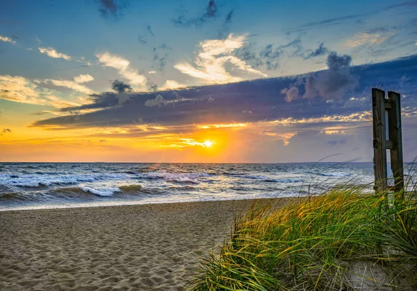 Piękny Pejzaż Morski Brzegu Zachodzie Słońca — Zdjęcie stockowe