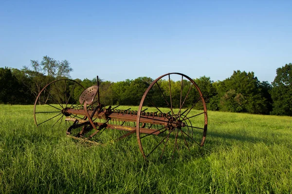 Ein Altes Landwirtschaftliches Werkzeug Feld — Stockfoto