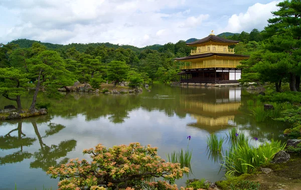 Över Kinkaku Framför Sjö Bland Den Vackra Naturen Kyoto Japan — Stockfoto