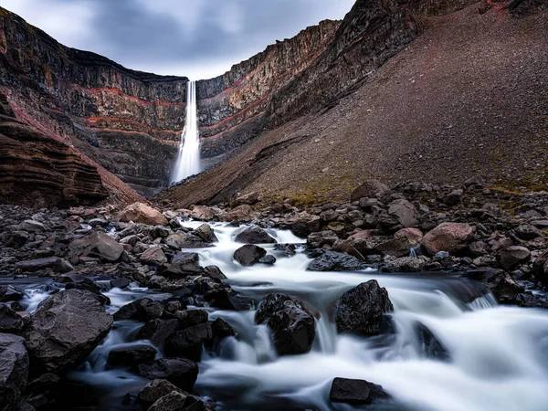 Scenic View Waterfall Flowing High Cliff Iceland — Stock Fotó