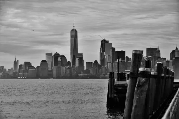 Widok Skali Szarości World Trade Center Ellis Island — Zdjęcie stockowe