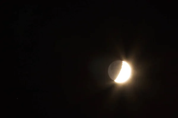 Une Belle Vue Une Éclipse Solaire Brillante Dans Ciel Noir — Photo