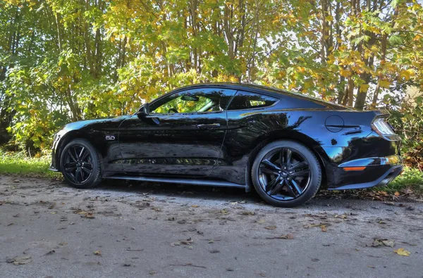 Kiel Germany Ekim 2021 2018 Model Siyah Bir Ford Mustang — Stok fotoğraf