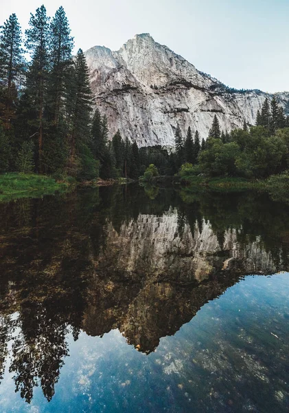 Vertikální Snímek Výhledu Národním Parku Yosemite Kalifornie Usa — Stock fotografie