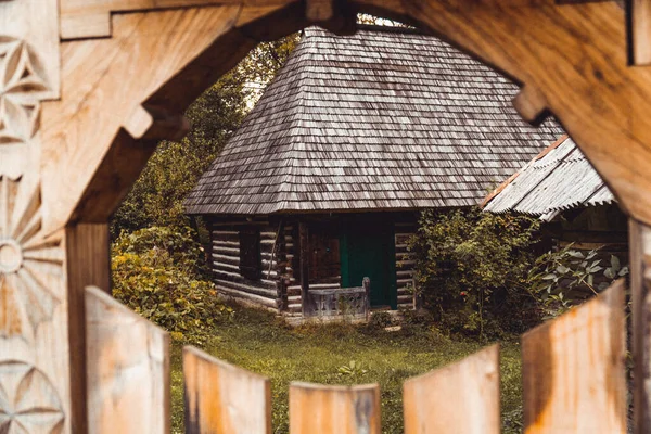 Une Vieille Maison Traditionnelle Travers Clôture Bois Maramures Roumanie — Photo
