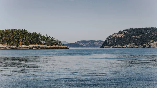 Washington Kıyısındaki Kayalıkların Yanında Güzel Bir Manzarası — Stok fotoğraf