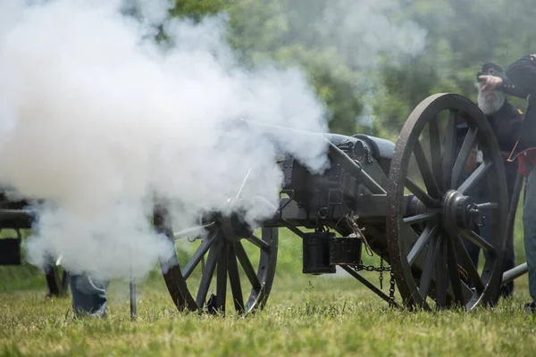 Une Fumée Artillerie Militaire Pendant Journée — Photo