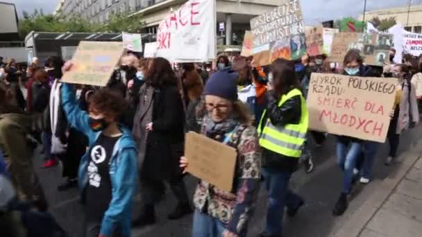 Şehirde Protesto Yapan Insanların Görüntüleri — Stok video