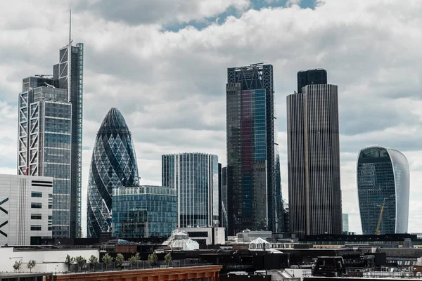 Stadtbild Und Wolkenkratzer Londons Bei Tageslicht — Stockfoto