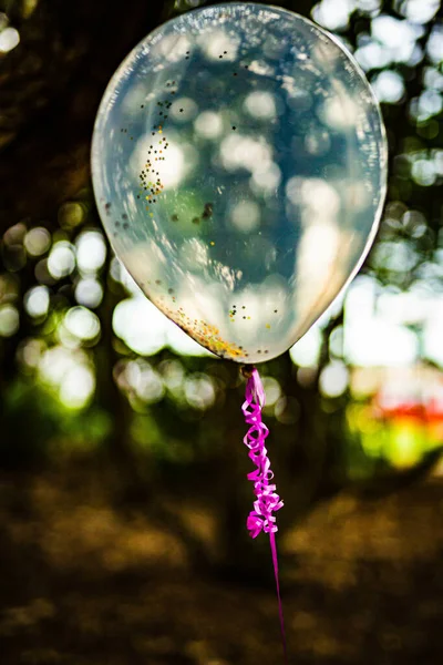 Plan Vertical Ballon Flottant Extérieur Pendant Lumière Jour — Photo