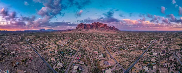 Panorámás Kilátás Nyílik Flatirons Körülvett Sivatag Kívül Phoenix Arizona — Stock Fotó