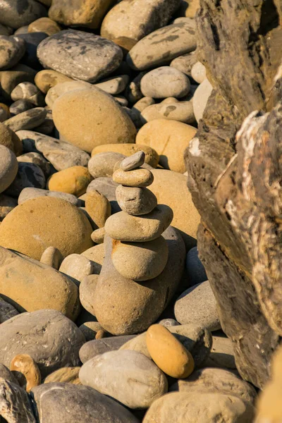 Vertical Closeup Shot Stack Pebbles Backgrounds Balance — Fotografia de Stock