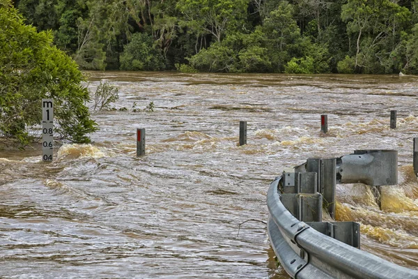 Značka Povodně Zatopené Silnici Kuranda Queensland Austrálie — Stock fotografie