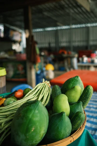 Vertikal Bild Grön Mango Gatumarknad Isaan Nordöstra Thailand — Stockfoto