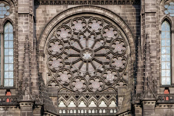 Eine Gotische Kathedrale Clermont Ferrand Frankreich Aus Dunklem Vulkangestein — Stockfoto