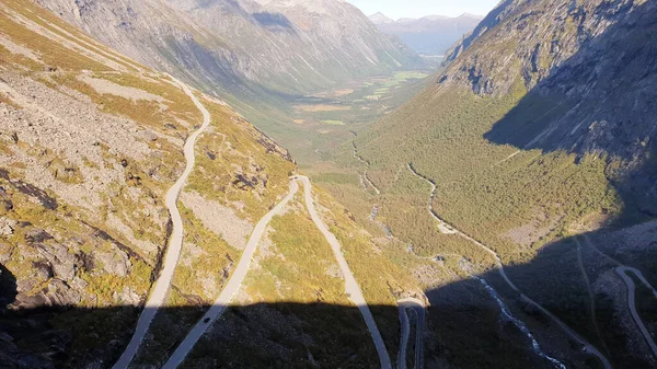 Een Prachtige Opname Van Weg Trollen Pad Innfjorden Berg Pass — Stockfoto