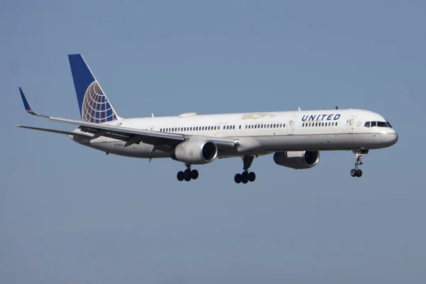 Chicago United States Oct 2021 United Airlines Boeing 757 Förbereder — Stockfoto