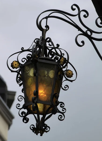 Een Verticaal Shot Van Een Vintage Straat Lamp — Stockfoto