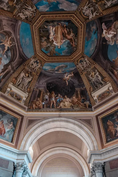 Niesamowite Wnętrze Jednego Muzeów Watykańskich — Zdjęcie stockowe