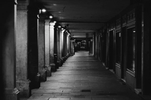 Grayscale Empty Alley Alcala Henares Madrid Spain — стоковое фото