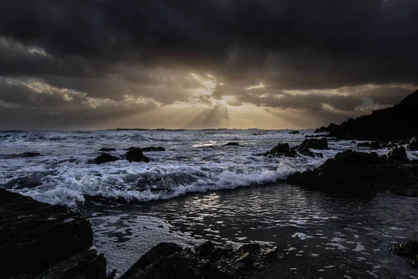 Una Vista Fascinante Hermoso Paisaje Marino Atardecer Escénico Con Nublado — Foto de Stock